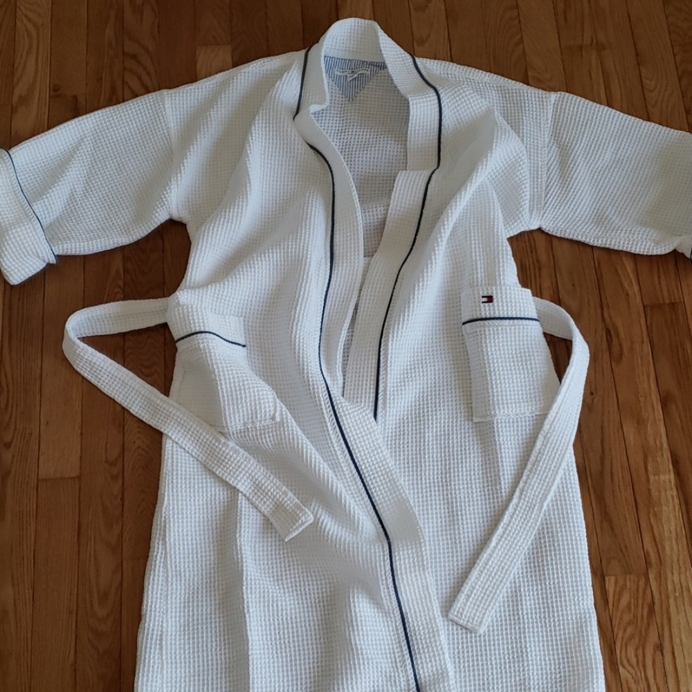 Tommy Hilfiger unisex waffle weave bath robe